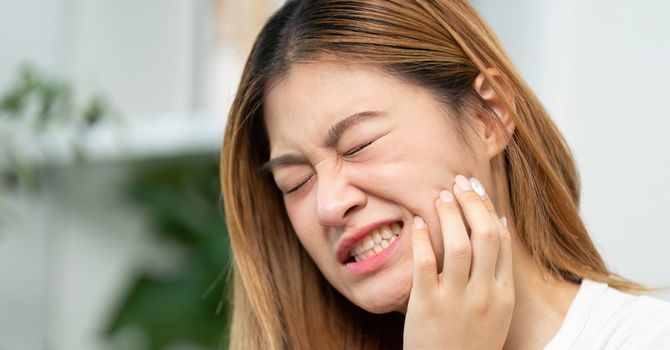 What a TMJ Chiropractor Does and How It Can Relieve Jaw Pain